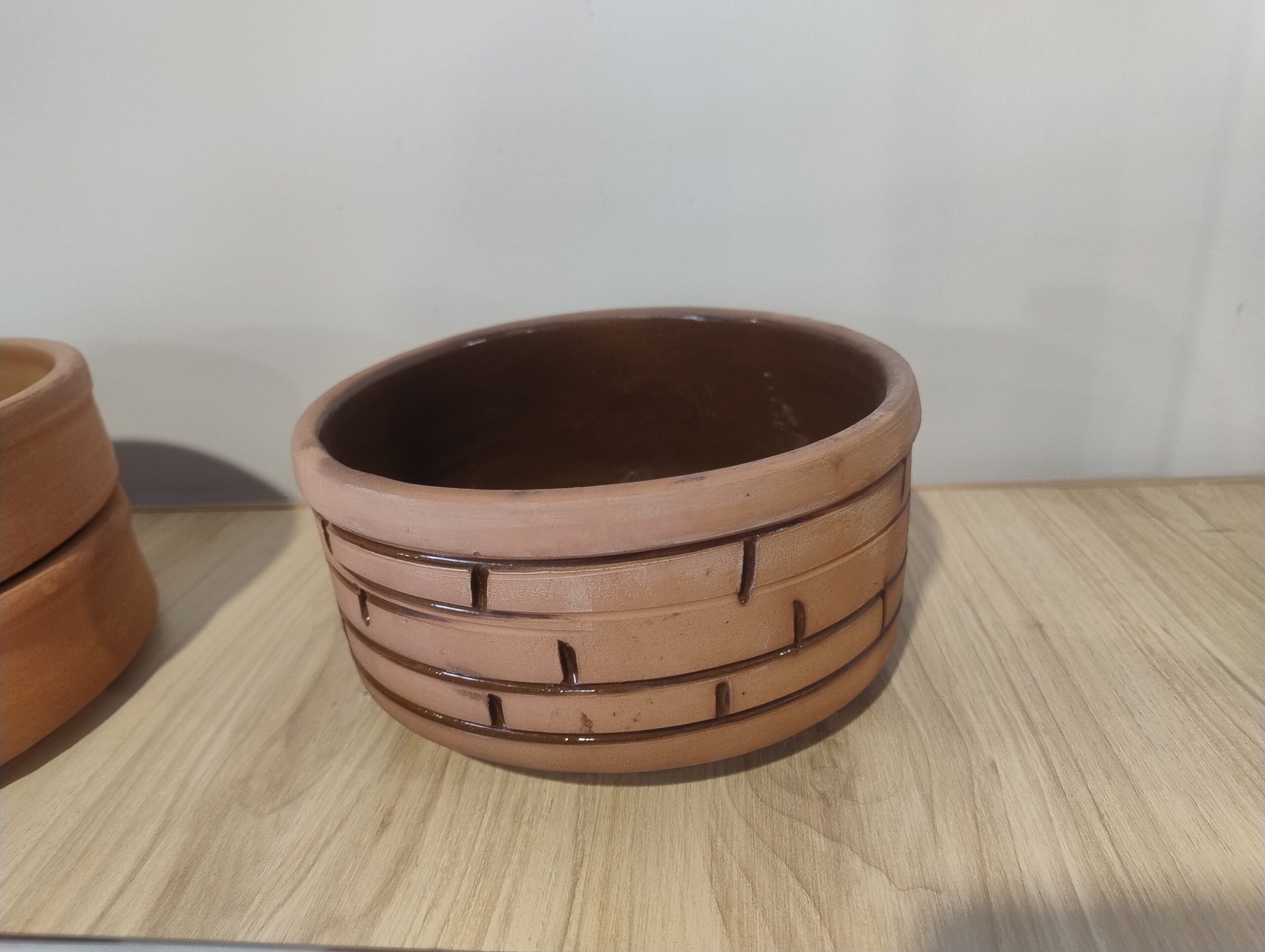 IMG_٢٠٢٦٠٦١٨_١١١٦١١٠٨٦ Large Glazed Clay Pot - Image 1